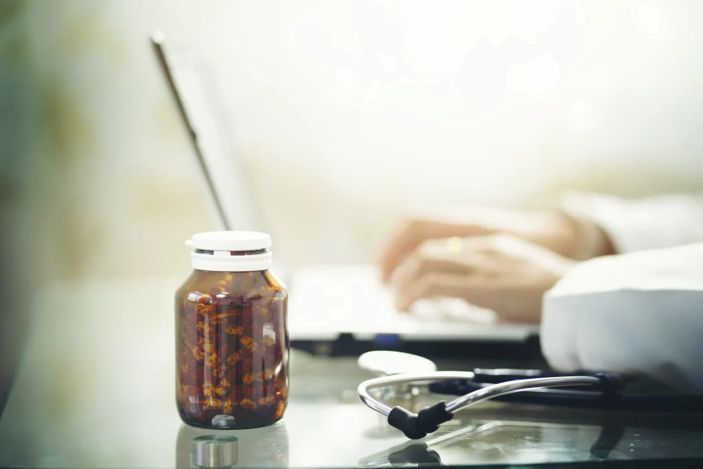 Plano de saúde negou seu medicamento de alto custo? Saiba como agir para garantir seu direito ao tratamento com apoio do Freitas & Trigueiro Advocacia.