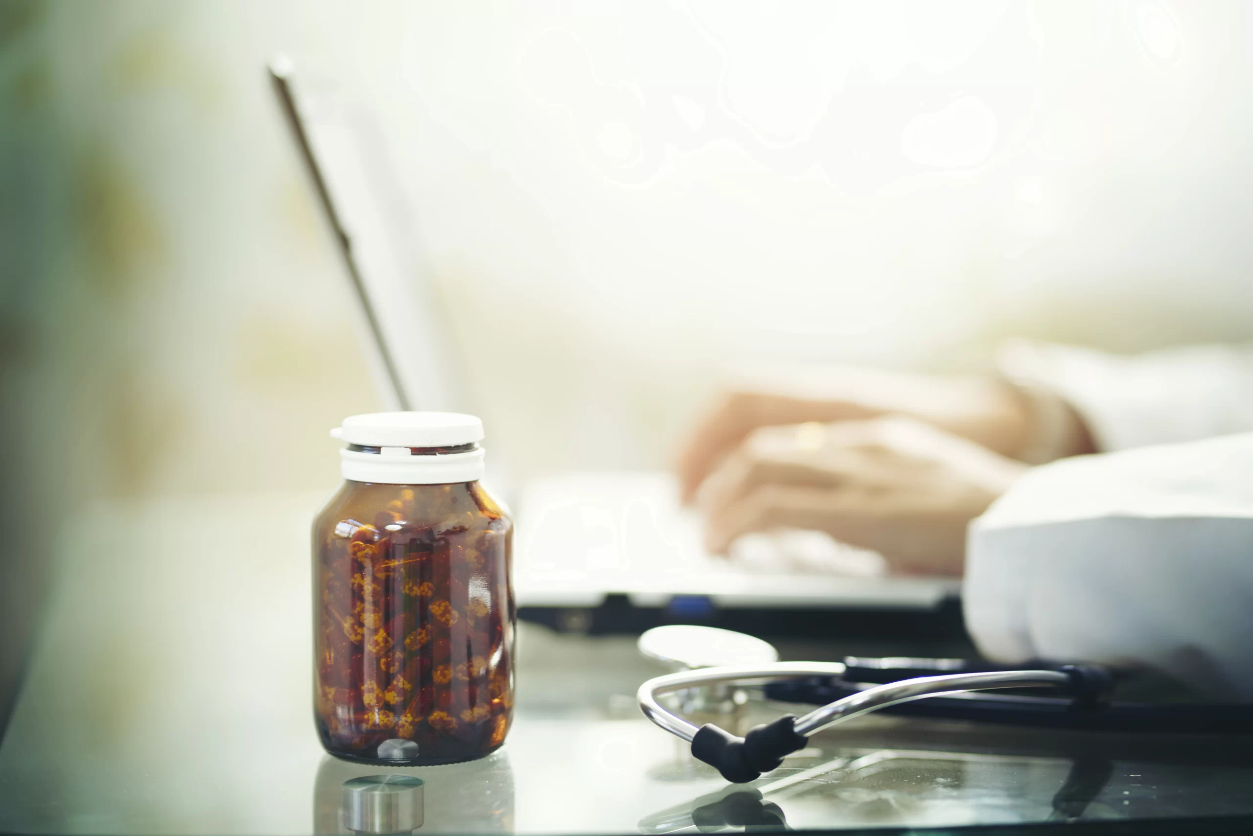Plano de saúde negou seu medicamento de alto custo? Saiba como agir para garantir seu direito ao tratamento com apoio do Freitas & Trigueiro Advocacia.